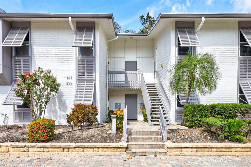For Sale: $669,000 (2 beds, 2 baths, 1083 Square Feet)
