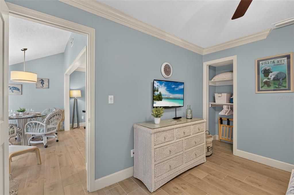 For Sale: $669,000 (2 beds, 2 baths, 1083 Square Feet)