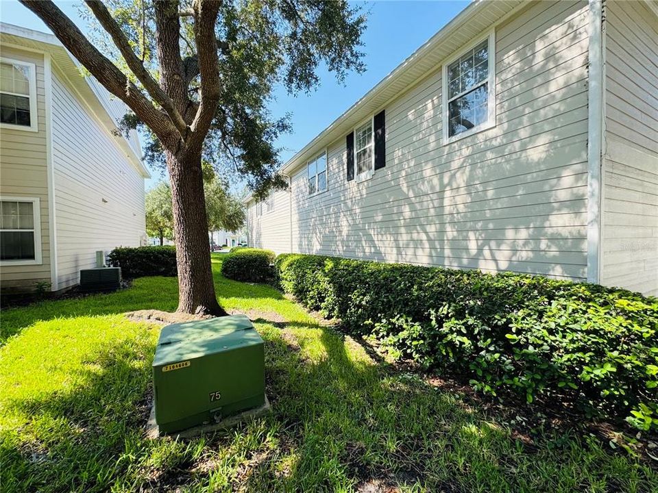 For Sale: $229,900 (2 beds, 1 baths, 966 Square Feet)