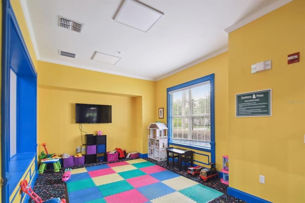 For Sale: $229,900 (2 beds, 1 baths, 966 Square Feet)