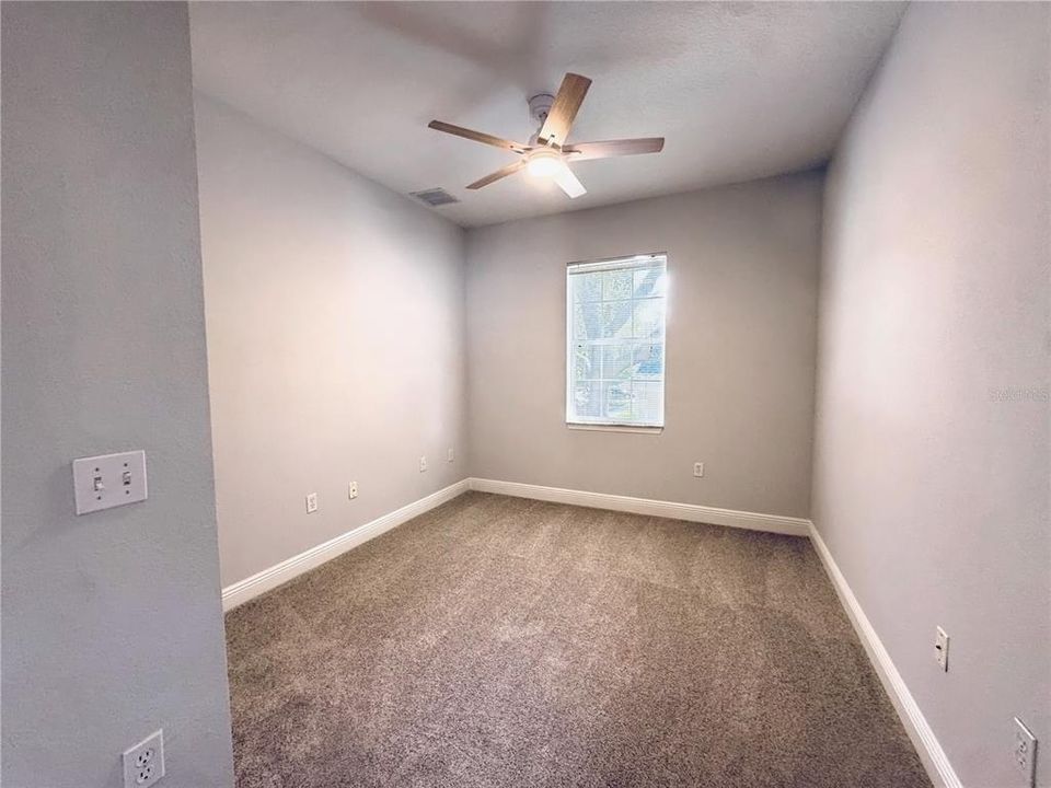 For Sale: $229,900 (2 beds, 1 baths, 966 Square Feet)