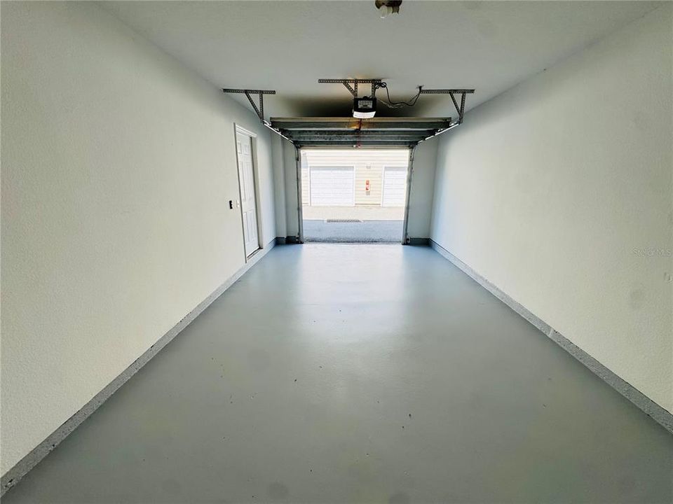 For Sale: $229,900 (2 beds, 1 baths, 966 Square Feet)