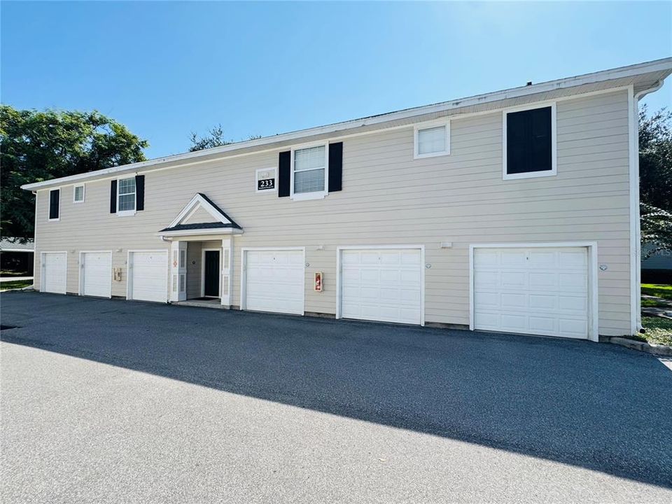 For Sale: $229,900 (2 beds, 1 baths, 966 Square Feet)