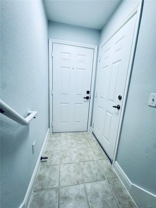 For Sale: $229,900 (2 beds, 1 baths, 966 Square Feet)