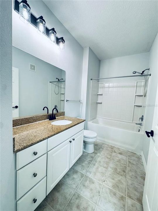 For Sale: $229,900 (2 beds, 1 baths, 966 Square Feet)