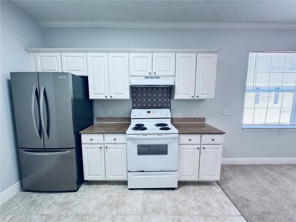 For Sale: $229,900 (2 beds, 1 baths, 966 Square Feet)