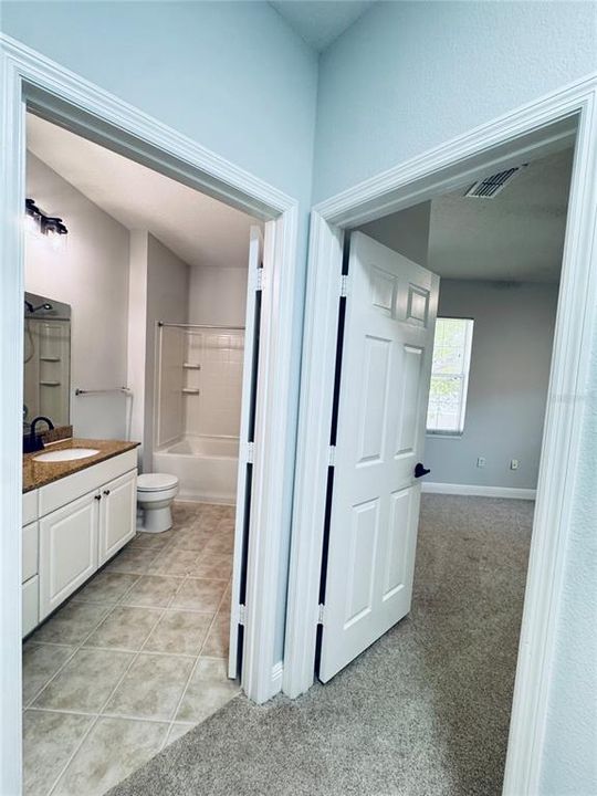 For Sale: $229,900 (2 beds, 1 baths, 966 Square Feet)