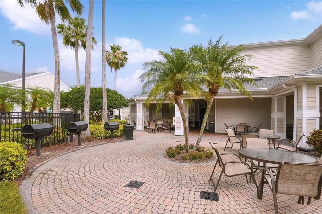 For Sale: $229,900 (2 beds, 1 baths, 966 Square Feet)