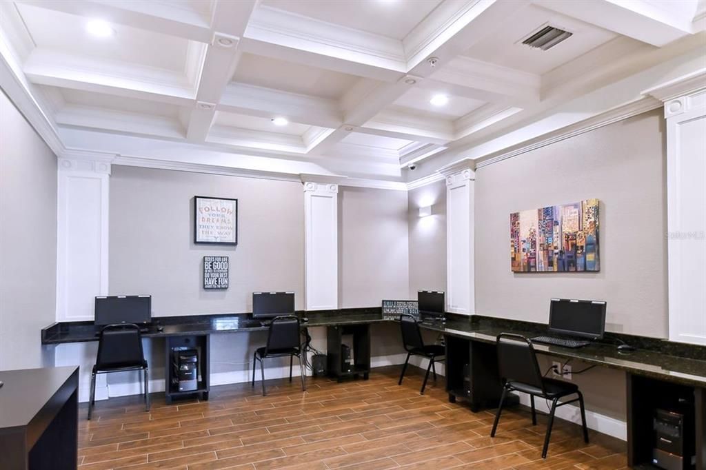 For Sale: $229,900 (2 beds, 1 baths, 966 Square Feet)