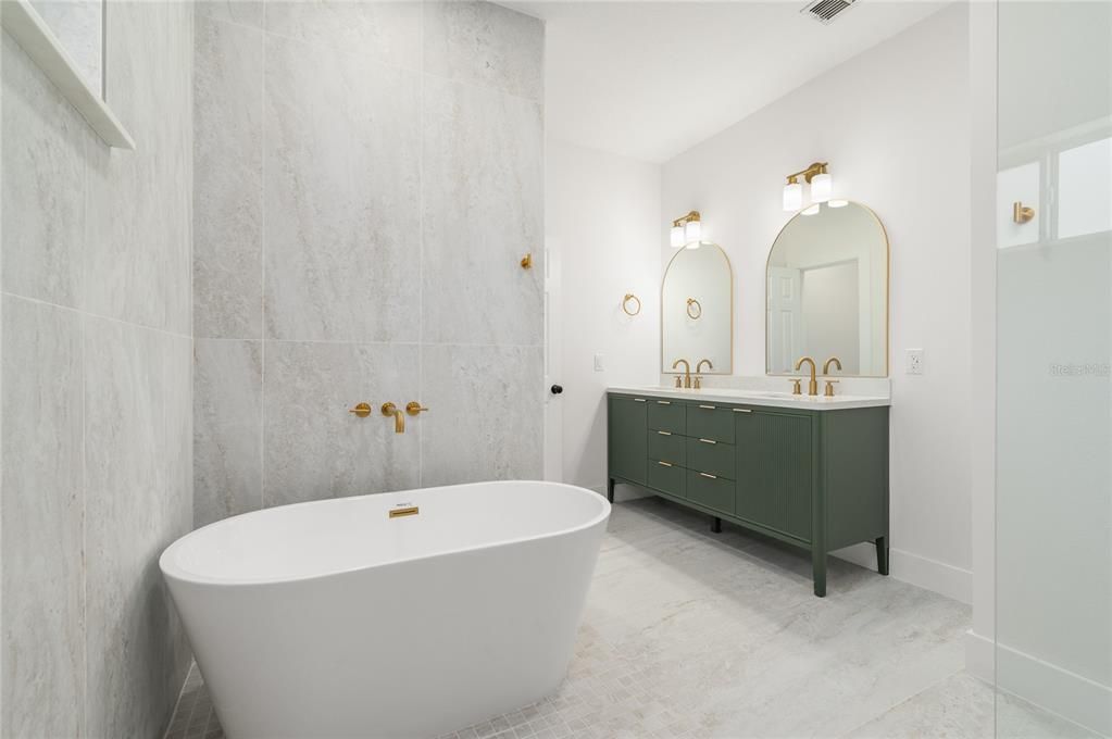 For Sale: $640,000 (4 beds, 3 baths, 2420 Square Feet)
