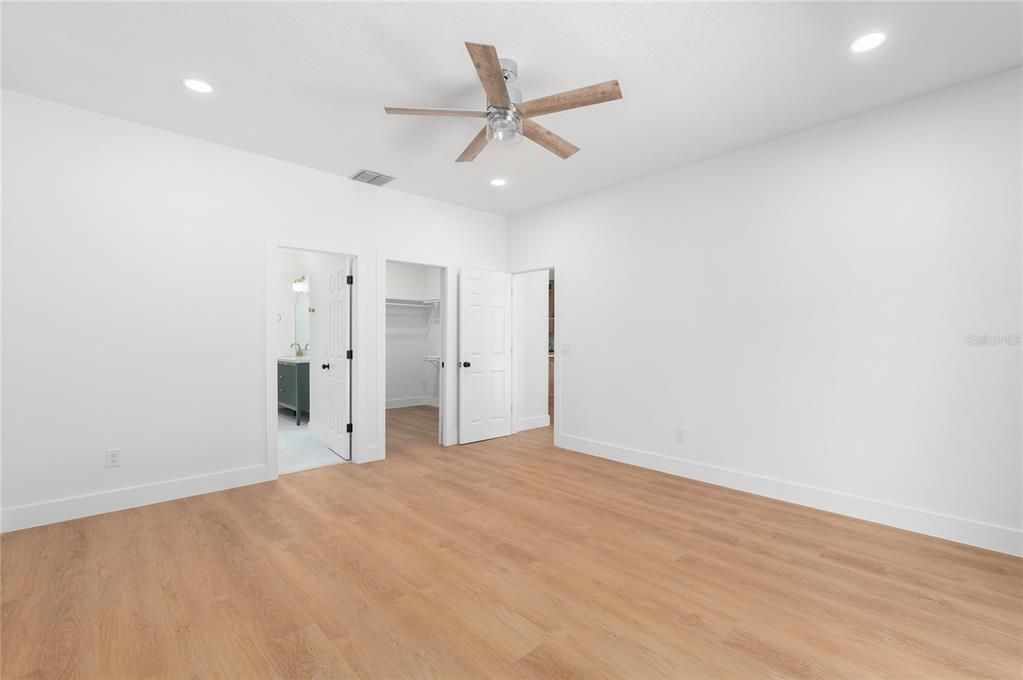 For Sale: $640,000 (4 beds, 3 baths, 2420 Square Feet)
