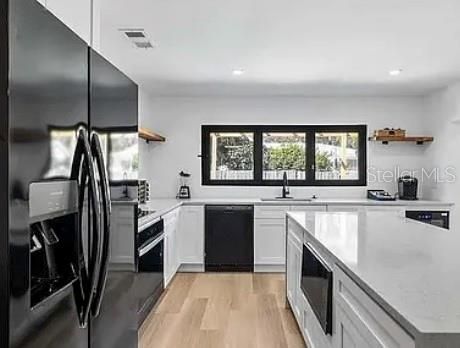 En Renta: $4,400 (5 camas, 3 baños, 1828 Pies cuadrados)