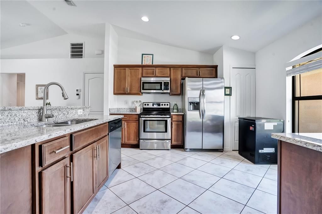 En Venta: $325,000 (3 camas, 2 baños, 1771 Pies cuadrados)