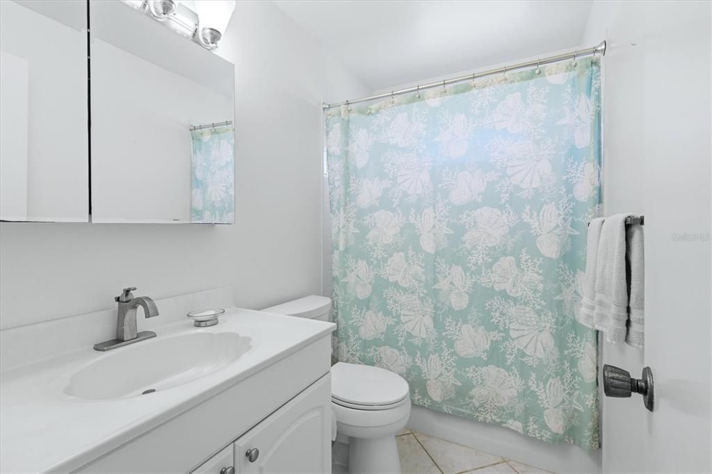 For Sale: $229,900 (2 beds, 2 baths, 1155 Square Feet)