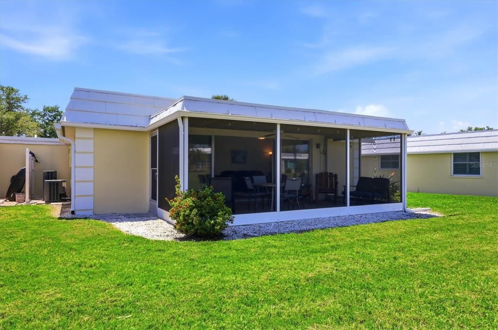 For Sale: $229,900 (2 beds, 2 baths, 1155 Square Feet)
