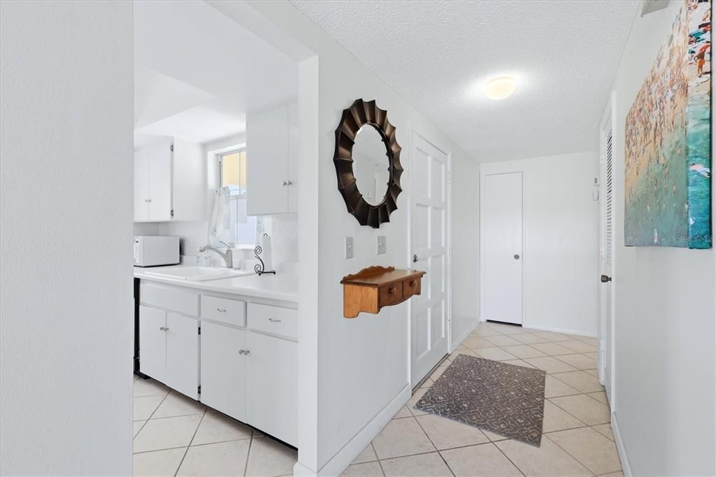 For Sale: $229,900 (2 beds, 2 baths, 1155 Square Feet)