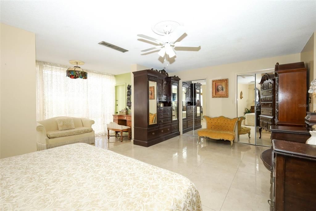 For Sale: $1,050,000 (2 beds, 2 baths, 1763 Square Feet)