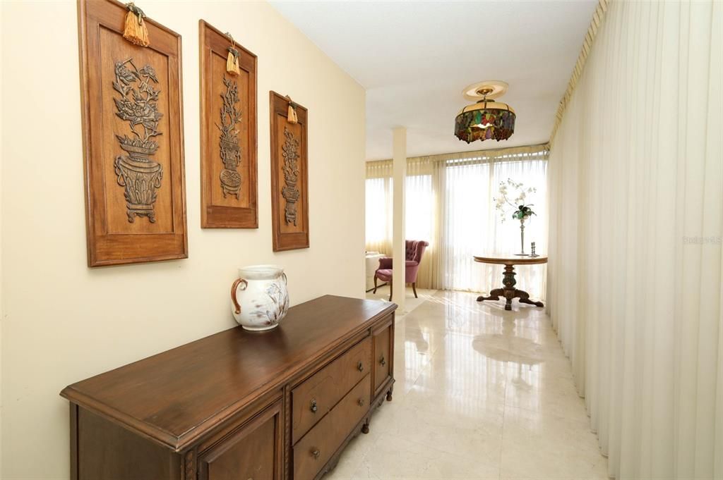For Sale: $1,050,000 (2 beds, 2 baths, 1763 Square Feet)