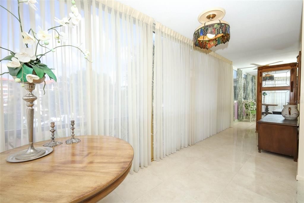 For Sale: $1,050,000 (2 beds, 2 baths, 1763 Square Feet)