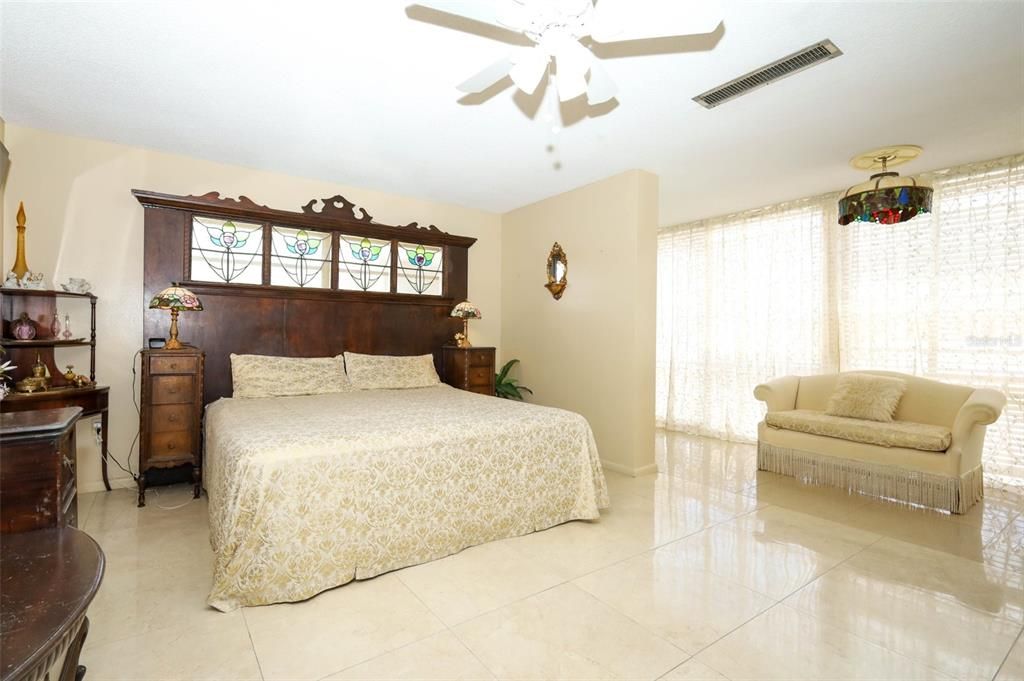 For Sale: $1,050,000 (2 beds, 2 baths, 1763 Square Feet)