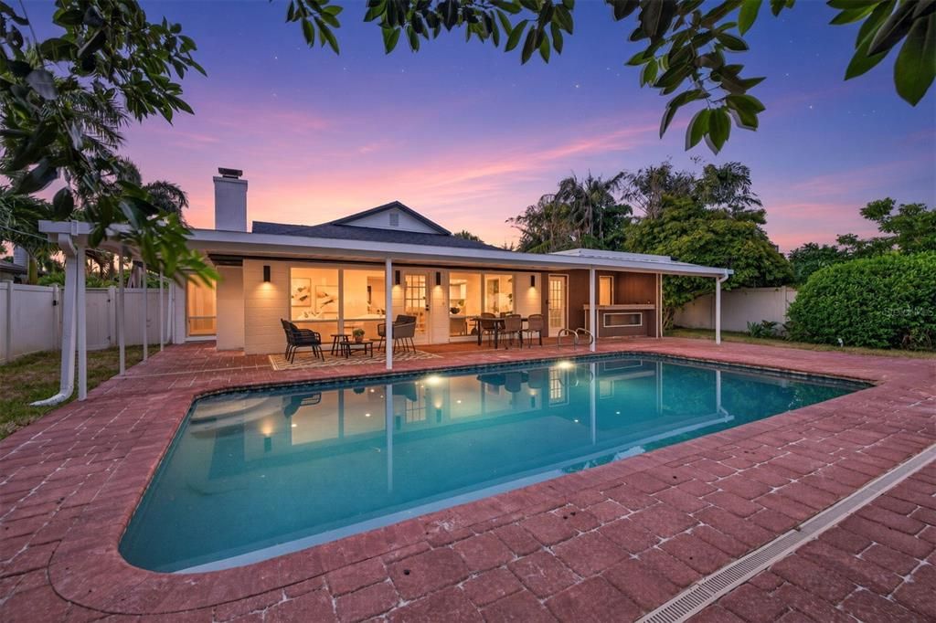 En Venta: $1,695,000 (4 camas, 4 baños, 2598 Pies cuadrados)