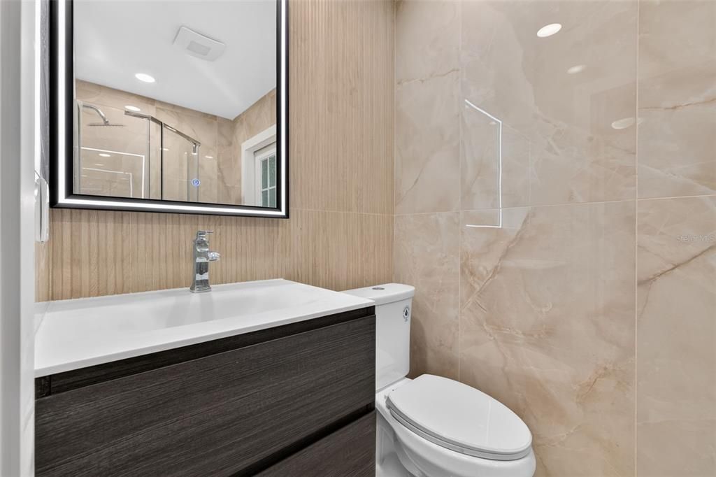 En Venta: $1,695,000 (4 camas, 4 baños, 2598 Pies cuadrados)