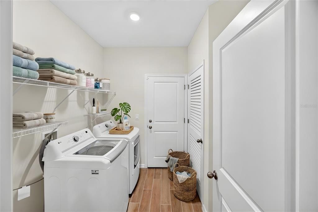 For Sale: $389,000 (3 beds, 2 baths, 1800 Square Feet)