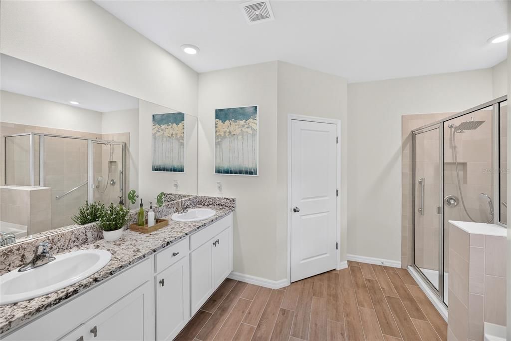 For Sale: $389,000 (3 beds, 2 baths, 1800 Square Feet)