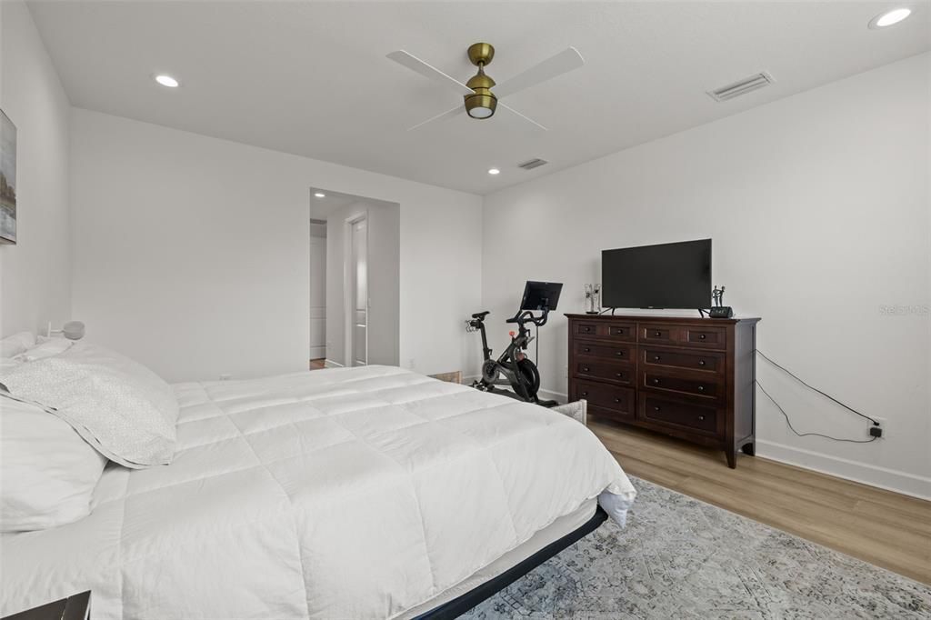 For Rent: $4,000 (5 beds, 4 baths, 2961 Square Feet)