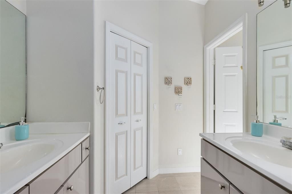 For Sale: $394,900 (4 beds, 2 baths, 2197 Square Feet)