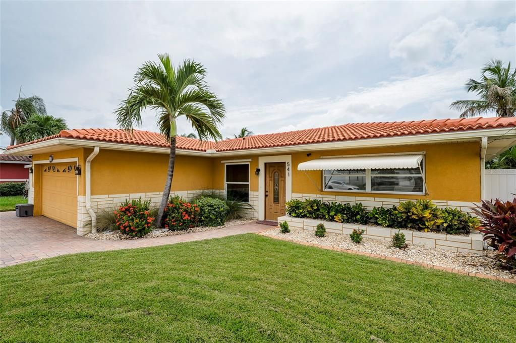 En Venta: $995,000 (3 camas, 2 baños, 2078 Pies cuadrados)