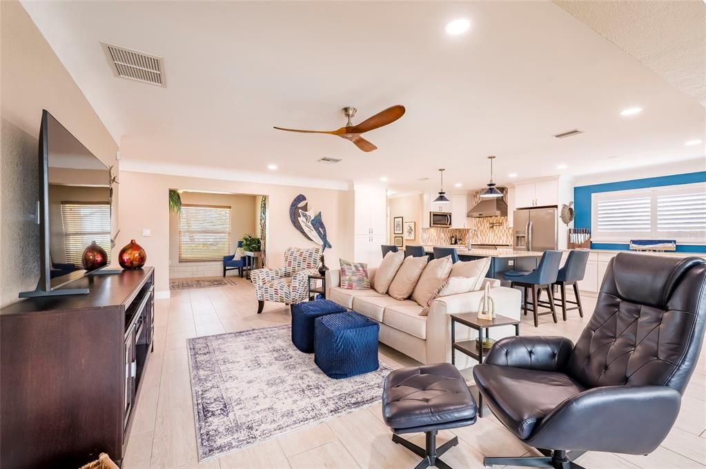En Venta: $995,000 (3 camas, 2 baños, 2078 Pies cuadrados)