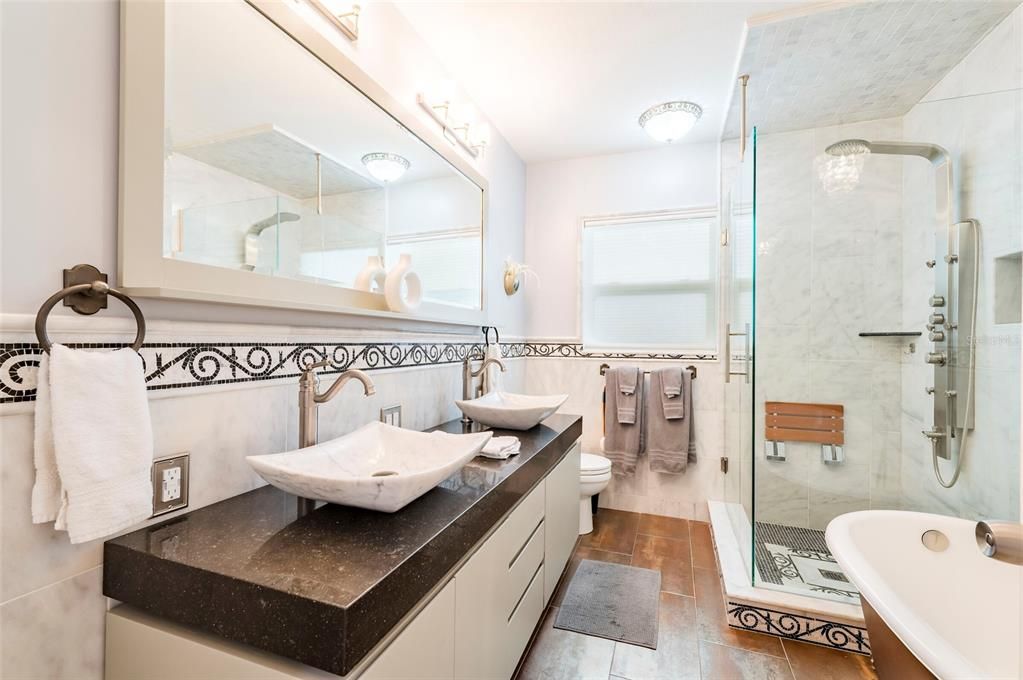 En Venta: $995,000 (3 camas, 2 baños, 2078 Pies cuadrados)