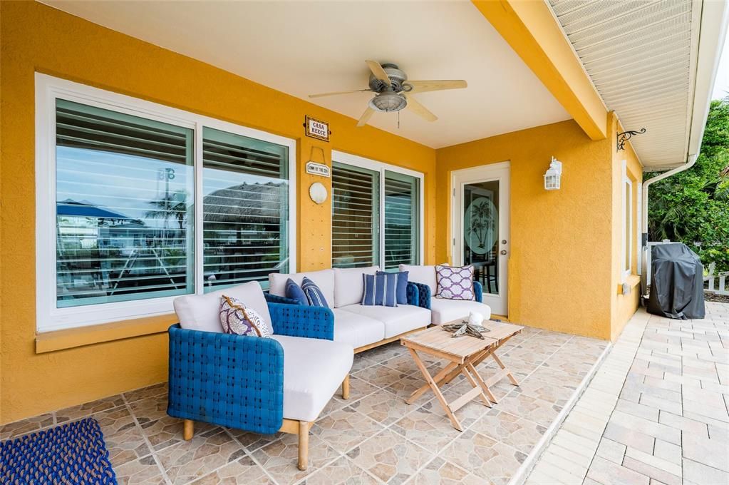En Venta: $995,000 (3 camas, 2 baños, 2078 Pies cuadrados)
