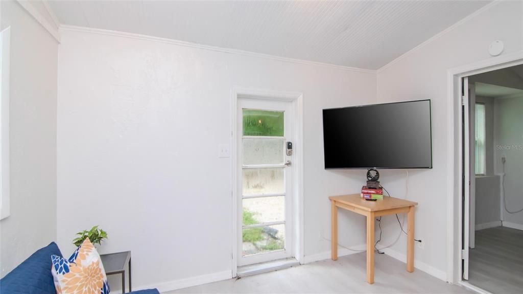 For Sale: $499,000 (4 beds, 2 baths, 1423 Square Feet)
