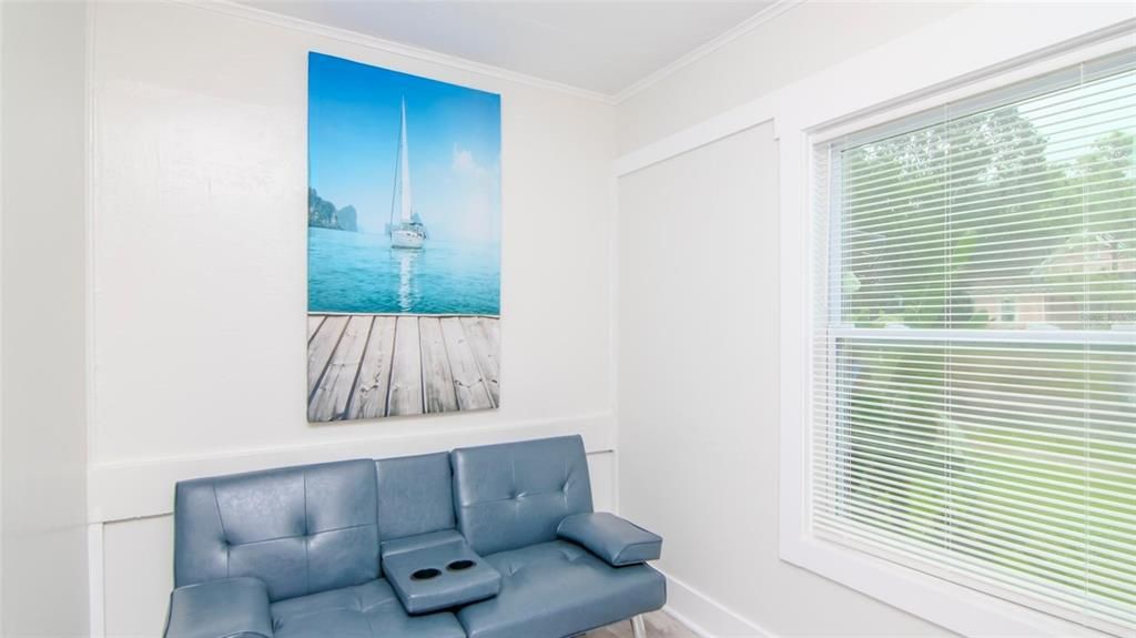 For Sale: $499,000 (4 beds, 2 baths, 1423 Square Feet)