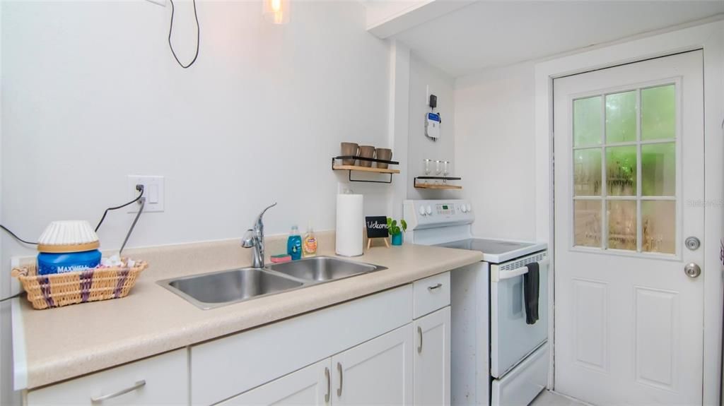 For Sale: $499,000 (4 beds, 2 baths, 1423 Square Feet)