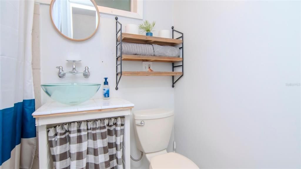 For Sale: $499,000 (4 beds, 2 baths, 1423 Square Feet)