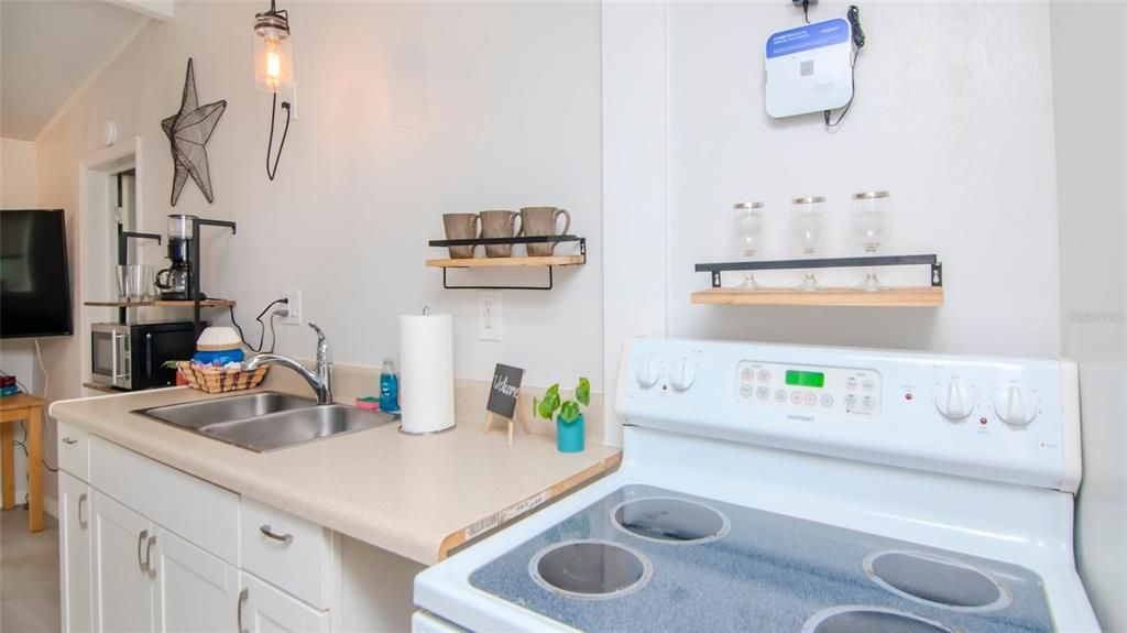 For Sale: $499,000 (4 beds, 2 baths, 1423 Square Feet)