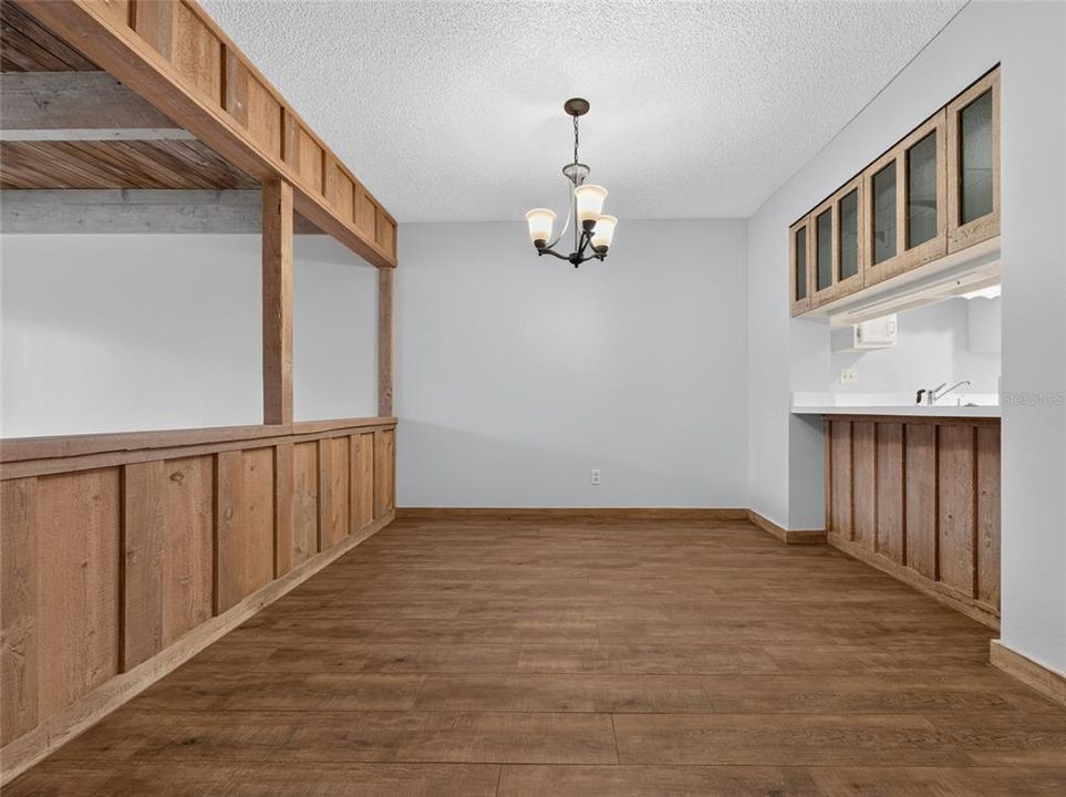 Active With Contract: $160,000 (2 beds, 2 baths, 1123 Square Feet)