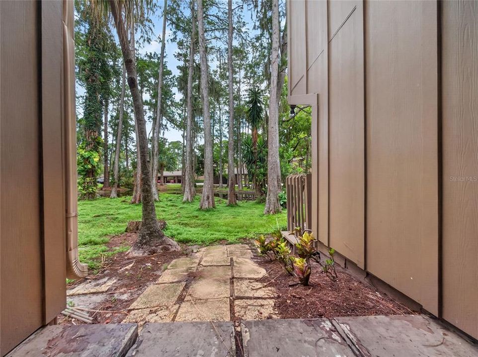 Active With Contract: $160,000 (2 beds, 2 baths, 1123 Square Feet)