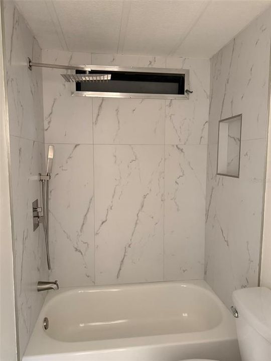 На продажу: $219,900 (2 спален, 2 ванн, 1326 Квадратных фут)