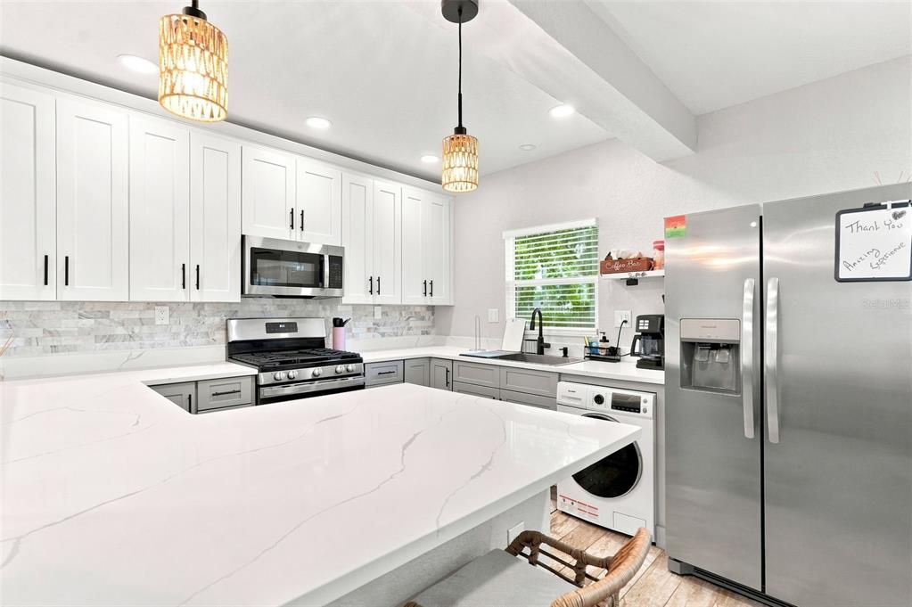 For Sale: $498,900 (2 beds, 2 baths, 912 Square Feet)