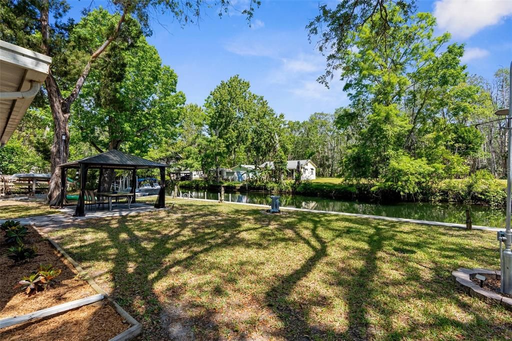 For Sale: $498,900 (2 beds, 2 baths, 912 Square Feet)