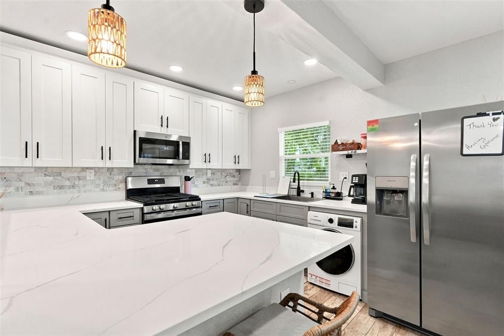For Sale: $498,900 (2 beds, 2 baths, 912 Square Feet)