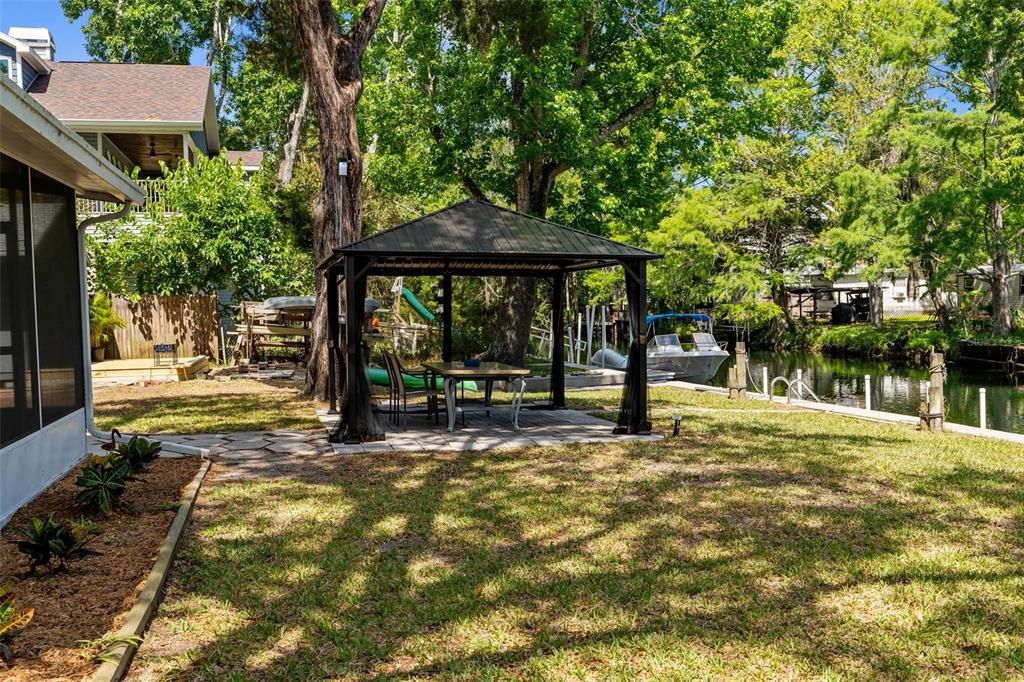 For Sale: $498,900 (2 beds, 2 baths, 912 Square Feet)