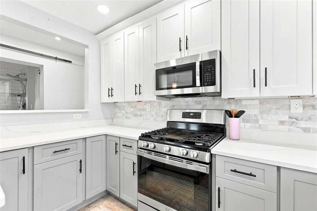 For Sale: $498,900 (2 beds, 2 baths, 912 Square Feet)