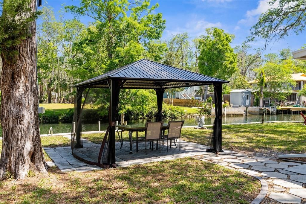 For Sale: $498,900 (2 beds, 2 baths, 912 Square Feet)