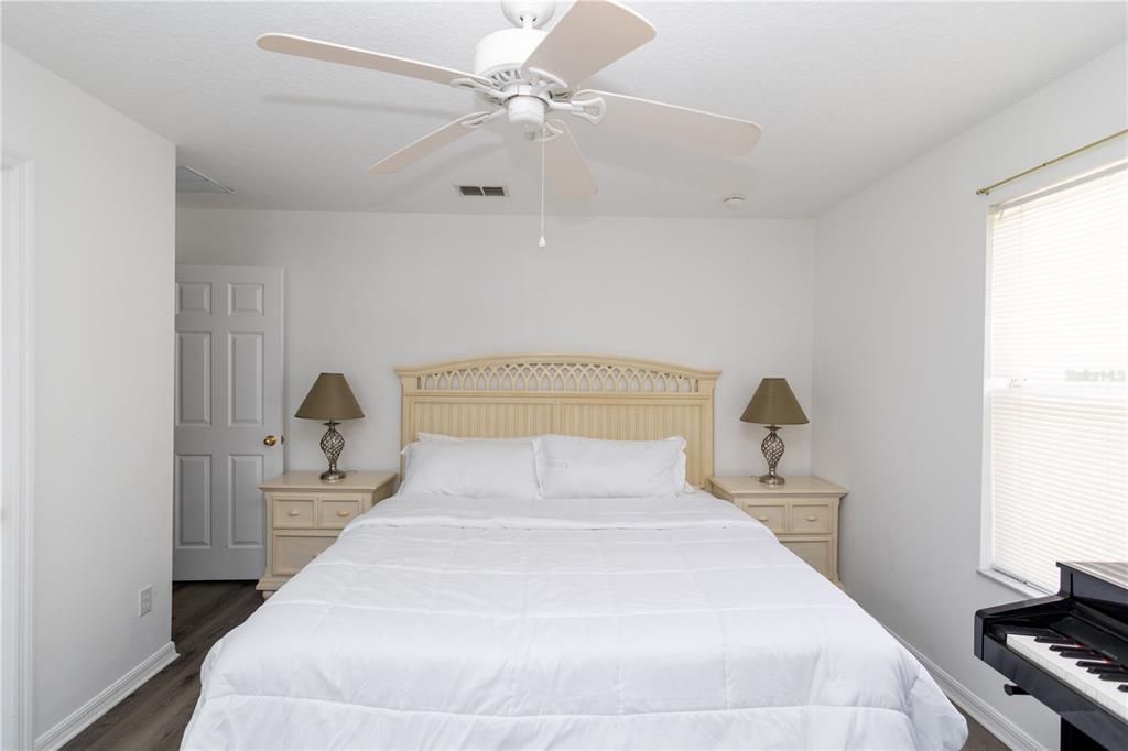 For Sale: $498,000 (4 beds, 3 baths, 2550 Square Feet)