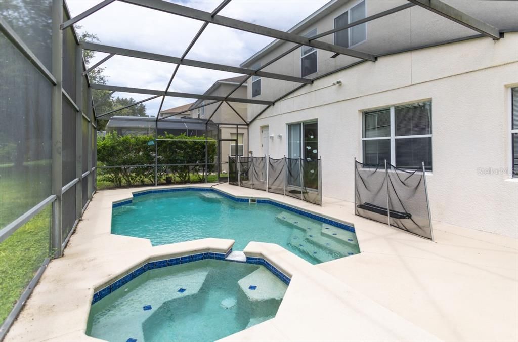 For Sale: $498,000 (4 beds, 3 baths, 2550 Square Feet)